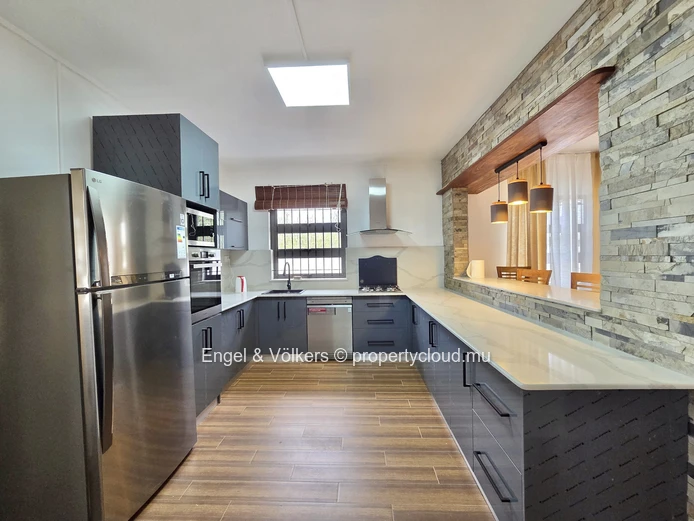 Balaclava | Peaceful Residential Setting Close to the Beach