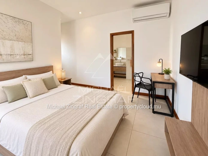 3-Bedroom Villa with Private Pool in Secure Estate – Pereybere