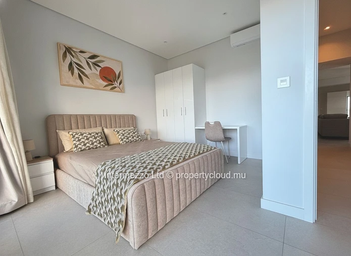 Pereybere | New 144 m² Apartment with Pool, Walk to Beach