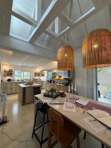 A vendre magnifique villa de 3 chambres à Mont Piton 1.