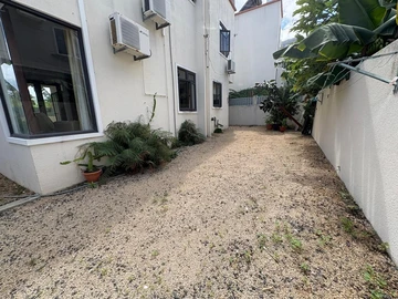 Elegant house with Rooftop Terrace for Rent in La Preneuse