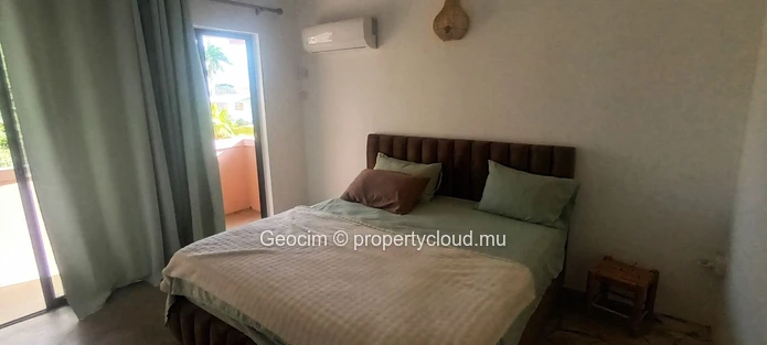 Tamarin Maison meublée rénovée de 4 càc 3 sdb Terrasse Piscine Jardin arboré. Sur 284 toises terrain clos. (Mandat exclusif)