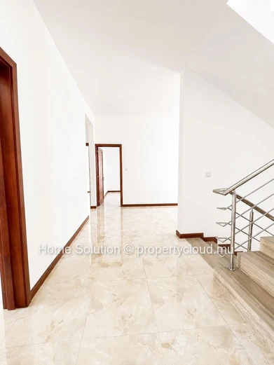 Villa À Vendre – Grand Baie, Chemin Vingt Pieds