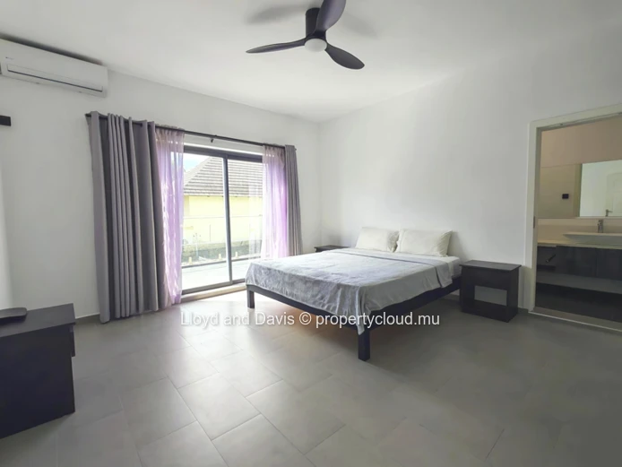 4-Bedroom En-Suite Villa with Private Swimming Pool