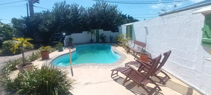 Tamarin Morc Blackrock Maison meublée de plain-pied de 3 càc 2 sdb Parking. Piscine Privée. Jardin commun. Disponible... (Mandat exclusif)