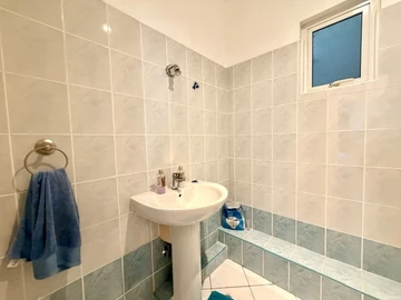 4 Bedroom Apartment
