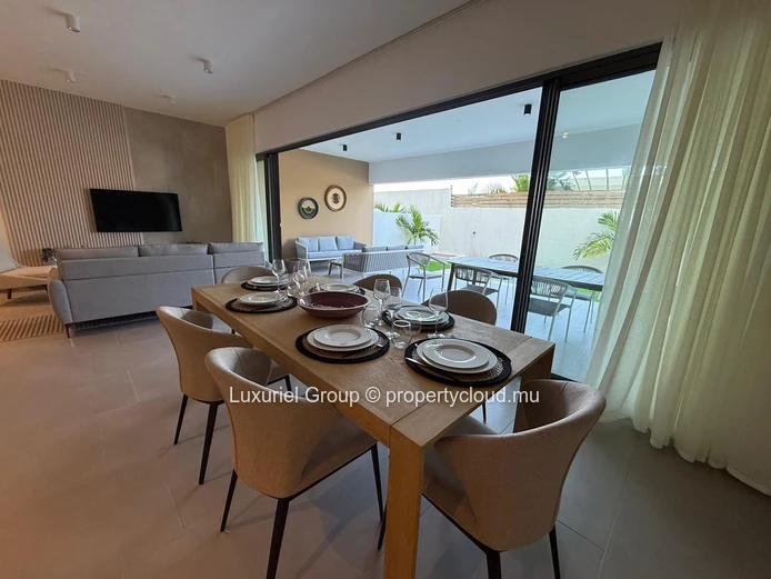 Vie Moderne À Grand Baie – 3 Chambres En Suite, Piscine Privée & Terrasse