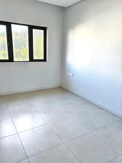Luxurious 2-Bedroom Apartment in Grand Baie with Pool Access