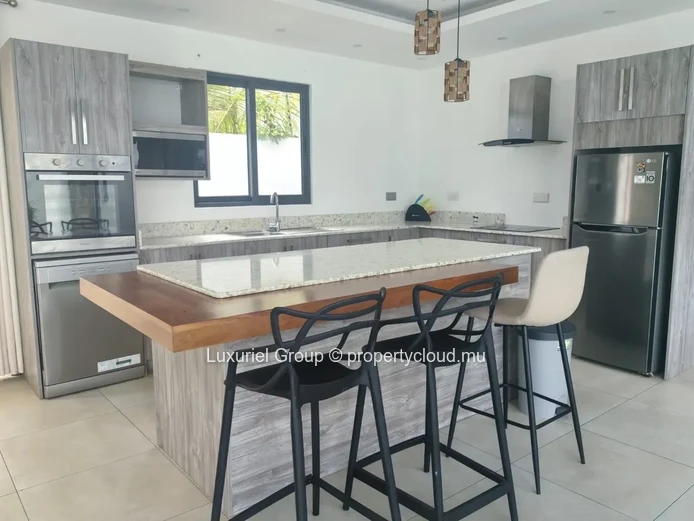Exclusive 3 En-Suite Bedroom Villa with Landscaped Garden