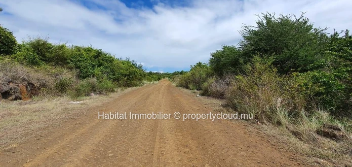 For sale - Agricultural land of 1 acre 28 in Saint Antoine near the residential area of “Petit Village”.