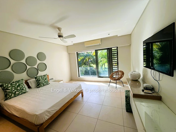 Luxury Townhouse with Private Pool & Golf Views in Anahita