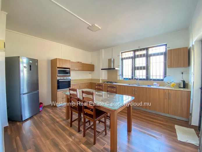 Appartement rez-de-chaussée 3 chambres situé à Grand baie