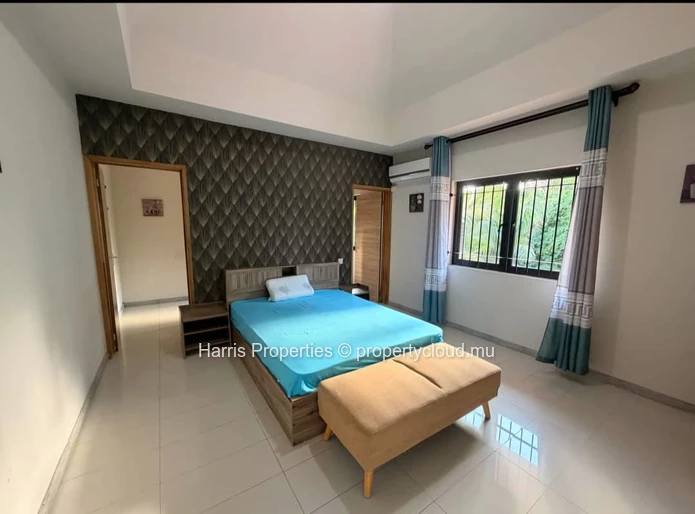 5-Bedroom Villa With Office For Rent – Bain Boeuf