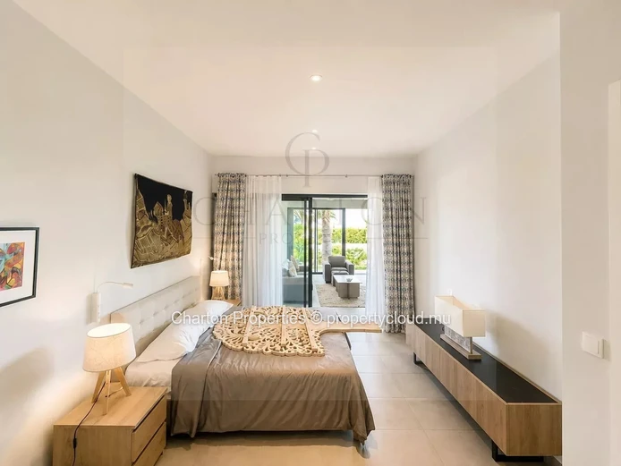 New 3-bedroom apartment with en-suite bathrooms and mountain views