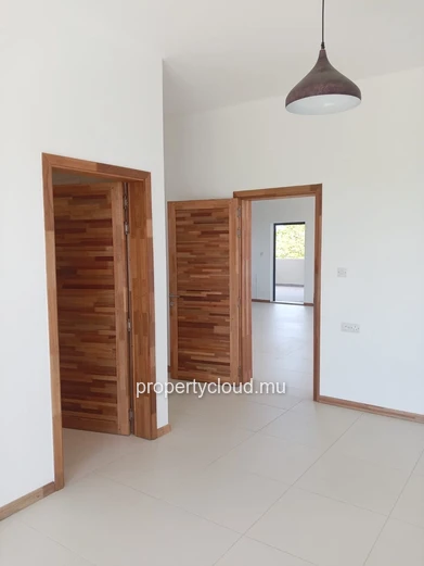 À VENDRE – PENTHOUSE NEUF 180 m² – CENTRE GRAND BAIE