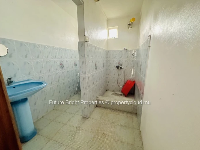 For Sale: 3-Storey House with 6 Bedrooms, Ideal for Investment