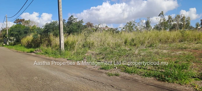 789 m² Balaclava Plot on Paved Street — Ideal for Complex