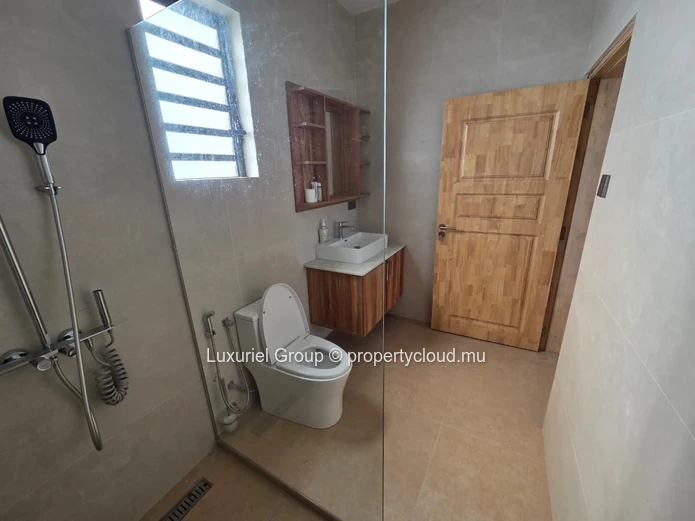 New Luxury Villa for Rent in Pereybere – Space, Comfort and Modern Living