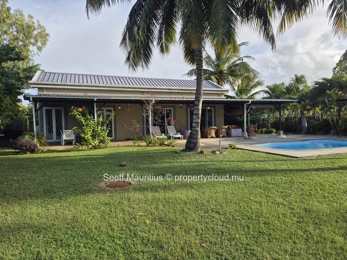 Charming Family Villa Near Azuri
