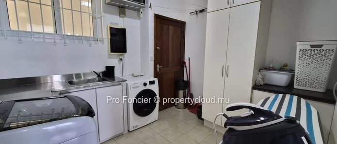 Duplex apartment for rent in Quatre-Bornes – Spacious living areas & fully furnished