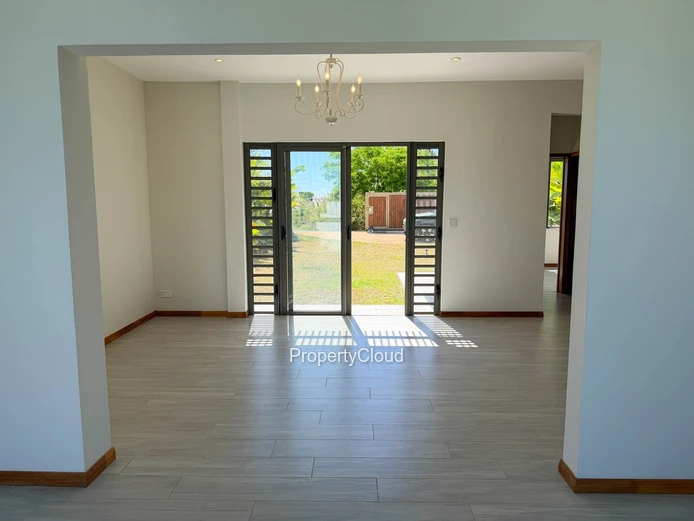 À Vendre | Maison Neuve Avec Piscine | 3 Chambres + Bureau Séparé + Espace De Rangement | Région De Mont Mascal | Rs ...