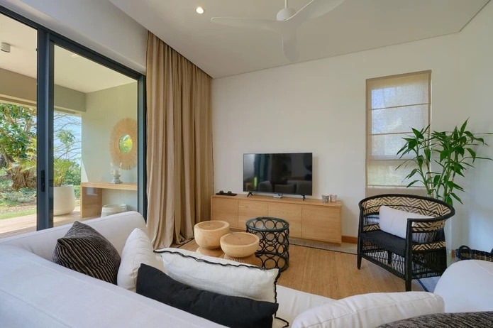 Elegant Garden Apartment in a Prestigious Residence – Belle Vue Harel