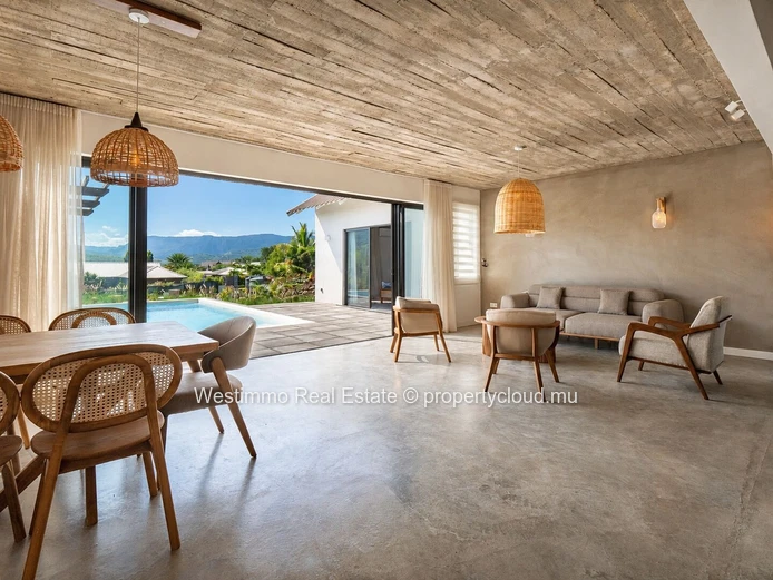 New villa with swimming pool in a secure residential area