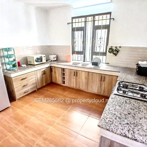 Maison entièrement meublée de 3 chambres à coucher au rez-de-chaussée à louer à Curepipe