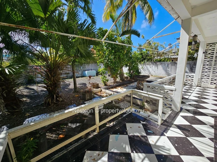 Opportunité en bord de mer sur un terrain de 448 m² en pleine propriété