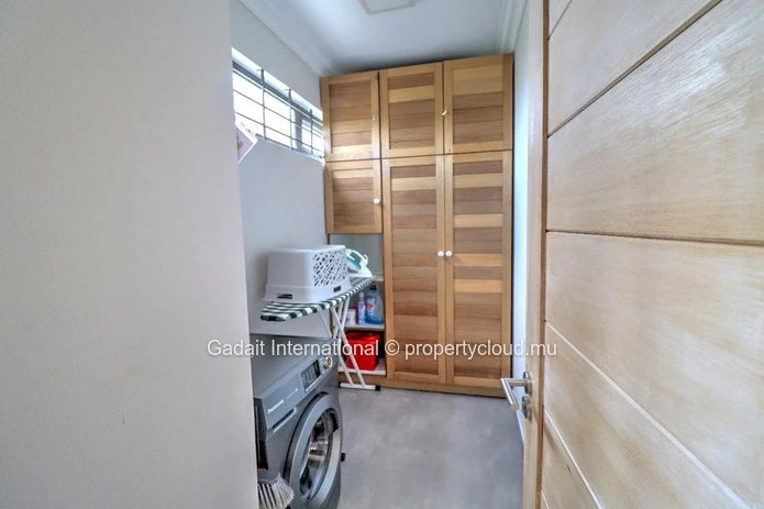 Penthouse contemporain à Trou aux Biches – Vue dégagée et plage à 200 mètres