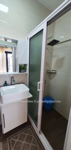 Appartement moderne & lumineux au deuxième étage à louer à Pereybère