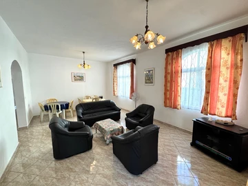8 Bedroom Villa
