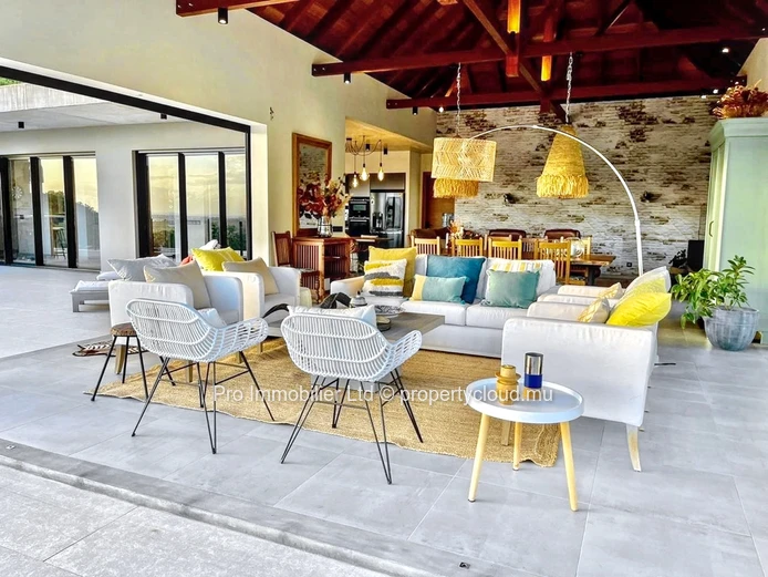 Stunning Fully Furnished Villa in Sought-After Palmyre Black River.
