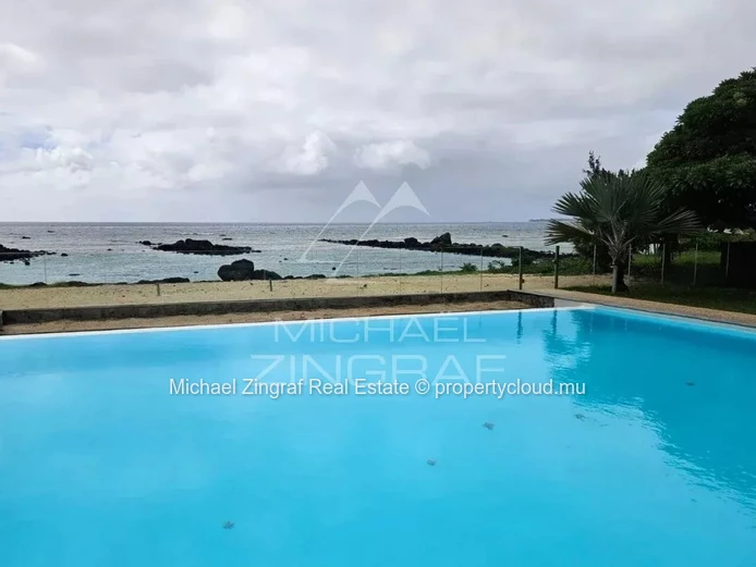 Penthouse d’Exception en Bord de Mer avec Vue Imprenable