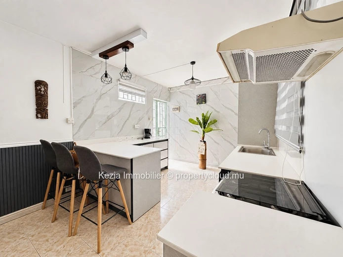 A Duplex With A Tiny House Vibe, Just A Stone's Throw From The Beach