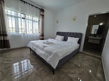 4 Bedroom Villa
