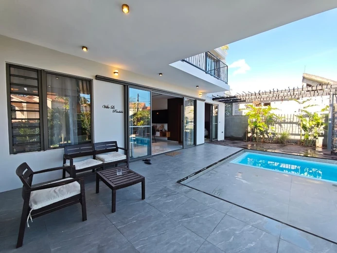 Villa À Vendre – Moderne Avec Piscine – Confort À Grand Baie- Nord