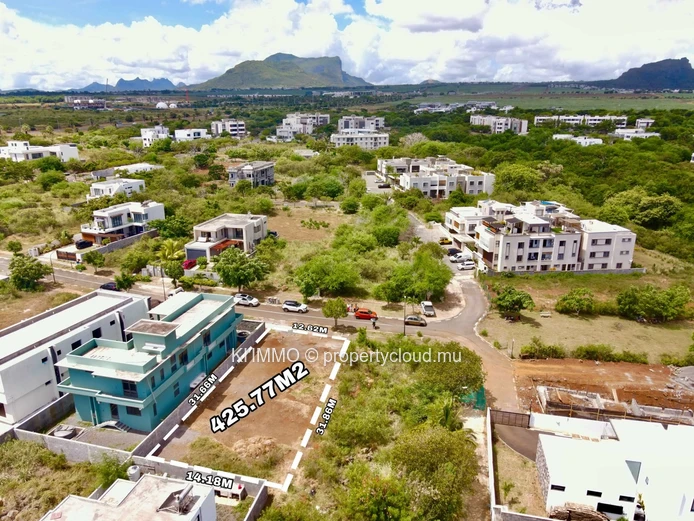 Terrain 425,77 m² à Flic-en-Flac — Vue montagne