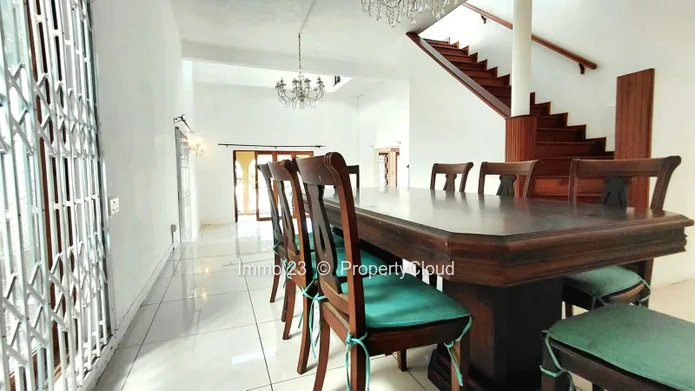 House / Villa - 4 bedrooms - Albion - Ref. MA100260VE