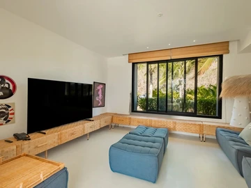5 Bedroom Villa