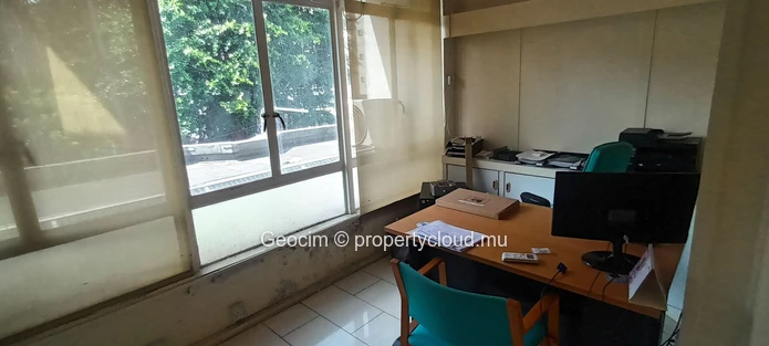 Port Louis down town Close to "Jardin de la Compagnie" Office 53 sqm. Toilet. Kitchen. Parking. (Sole Mandate)