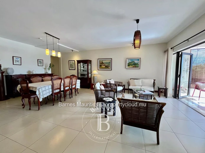 2-Bedroom Apartment in the Heart of Rivière Noire