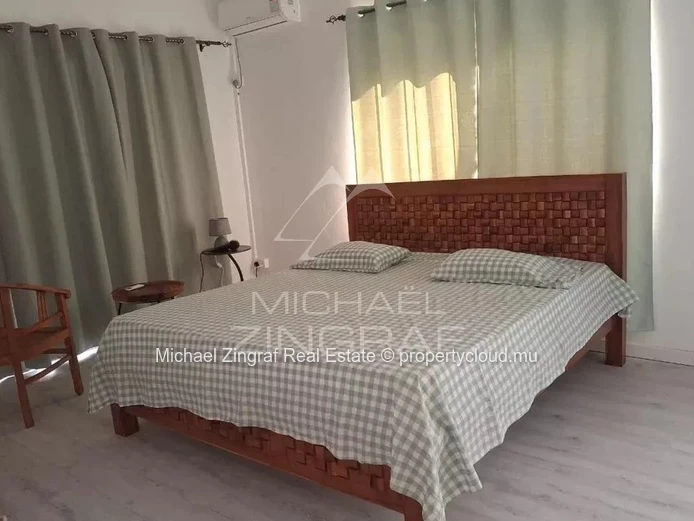 Villa de 4 Chambres avec Piscine à Calodyne