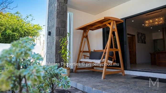 4-bedroom family home just steps from the sea with high rental potential