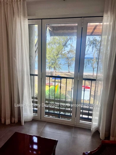 Modern Coastal Living – Newly Renovated 3-Bedroom Apartment in Flic en Flac