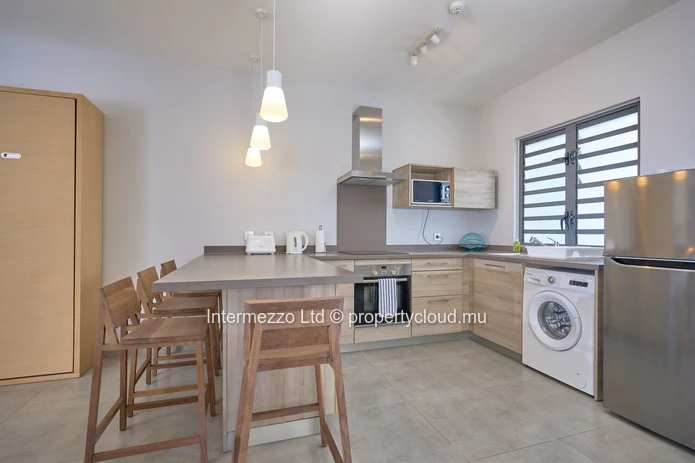 Walk to the Beach: 2-Bed Apartment in Mont Choisy