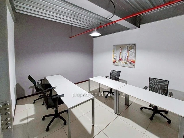 Your tailor-made office, at the heart of the action!