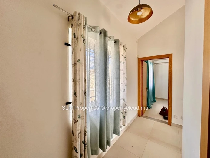 Maison moderne de 3 chambres à vendre à Bambou