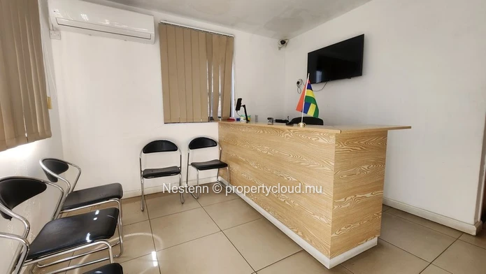 Spacious duplex office of 200 m² close to amenities