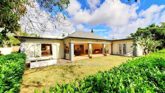 4-bedroom family home in a huge garden